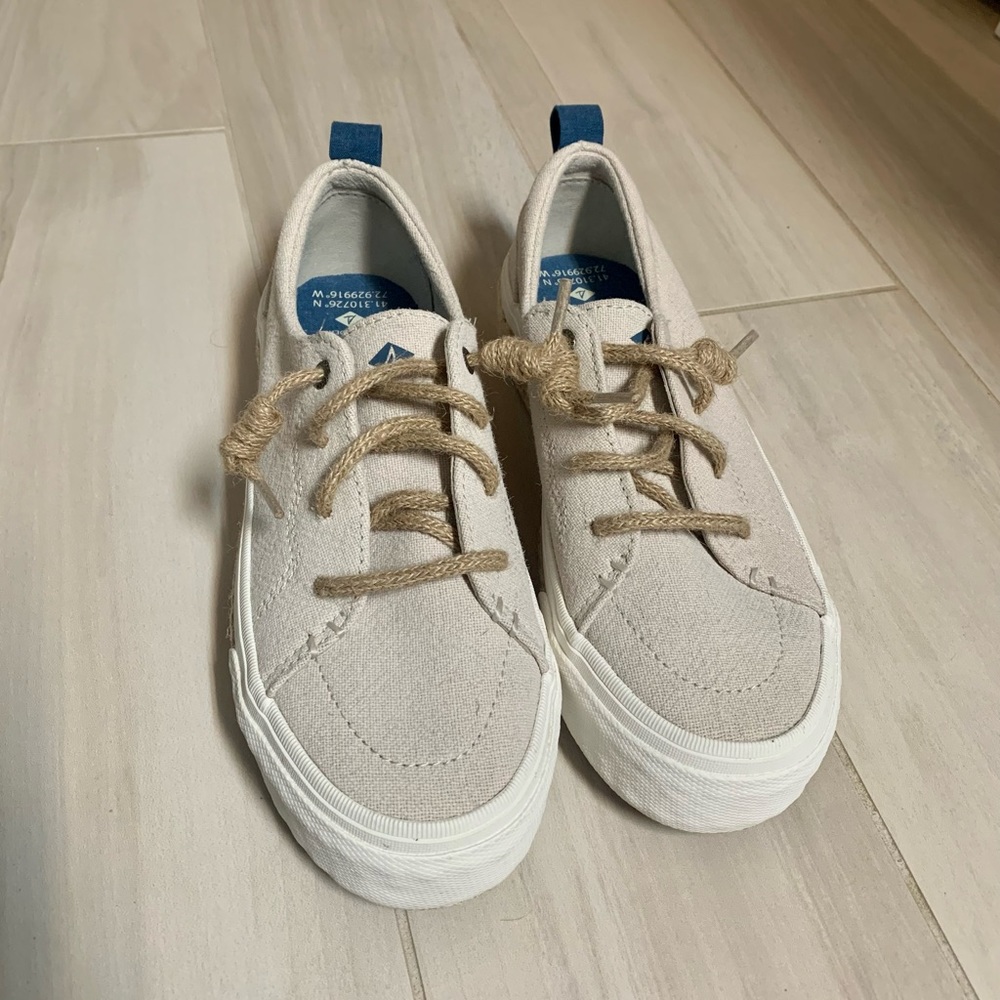 Sperry, crest vibe platform w/jute. Size 8